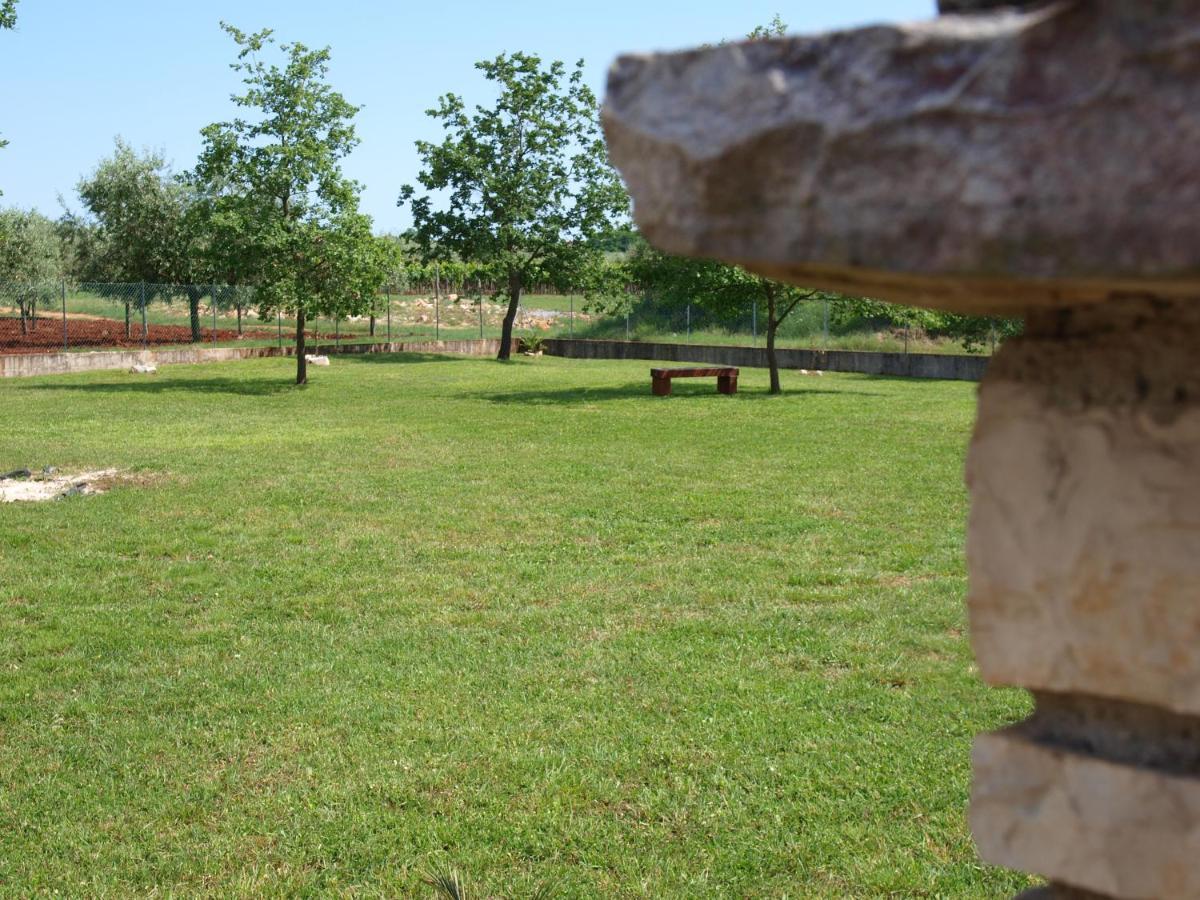 Holiday Home Rosa Gedici Exterior photo